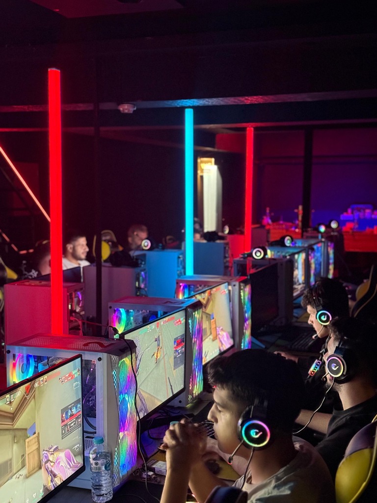 RGB Oyuncu İstasyonları - Fenomen Espor Malatya İnternet Kafe